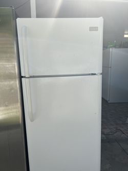 Frigidaire Refrigerator 30”W