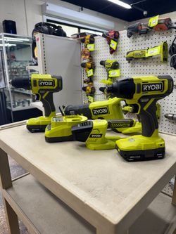 RYOBI ONE+ 18V CORDLESS COMBO KIT USED
