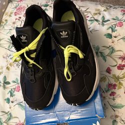 Adidas Flacon Size 7 