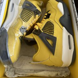 Jordan 4 Retro Lighting Size 4.5Y (Tried On)