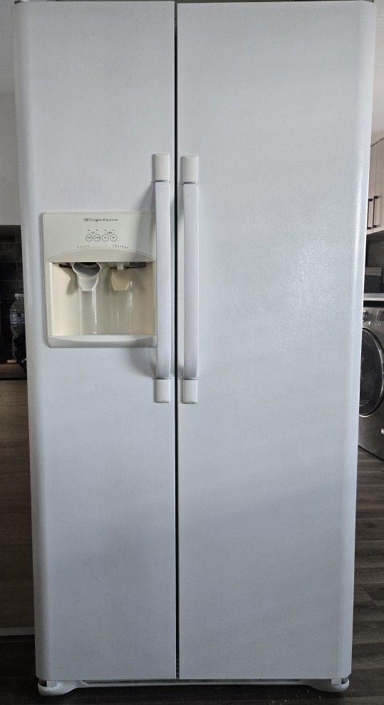 Frigidaire white Refrigerator