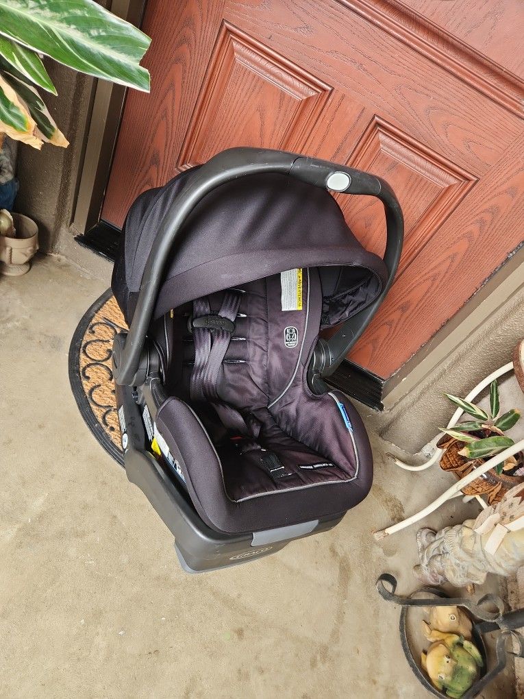 Snuggle Snuglock 35 Cae Seat