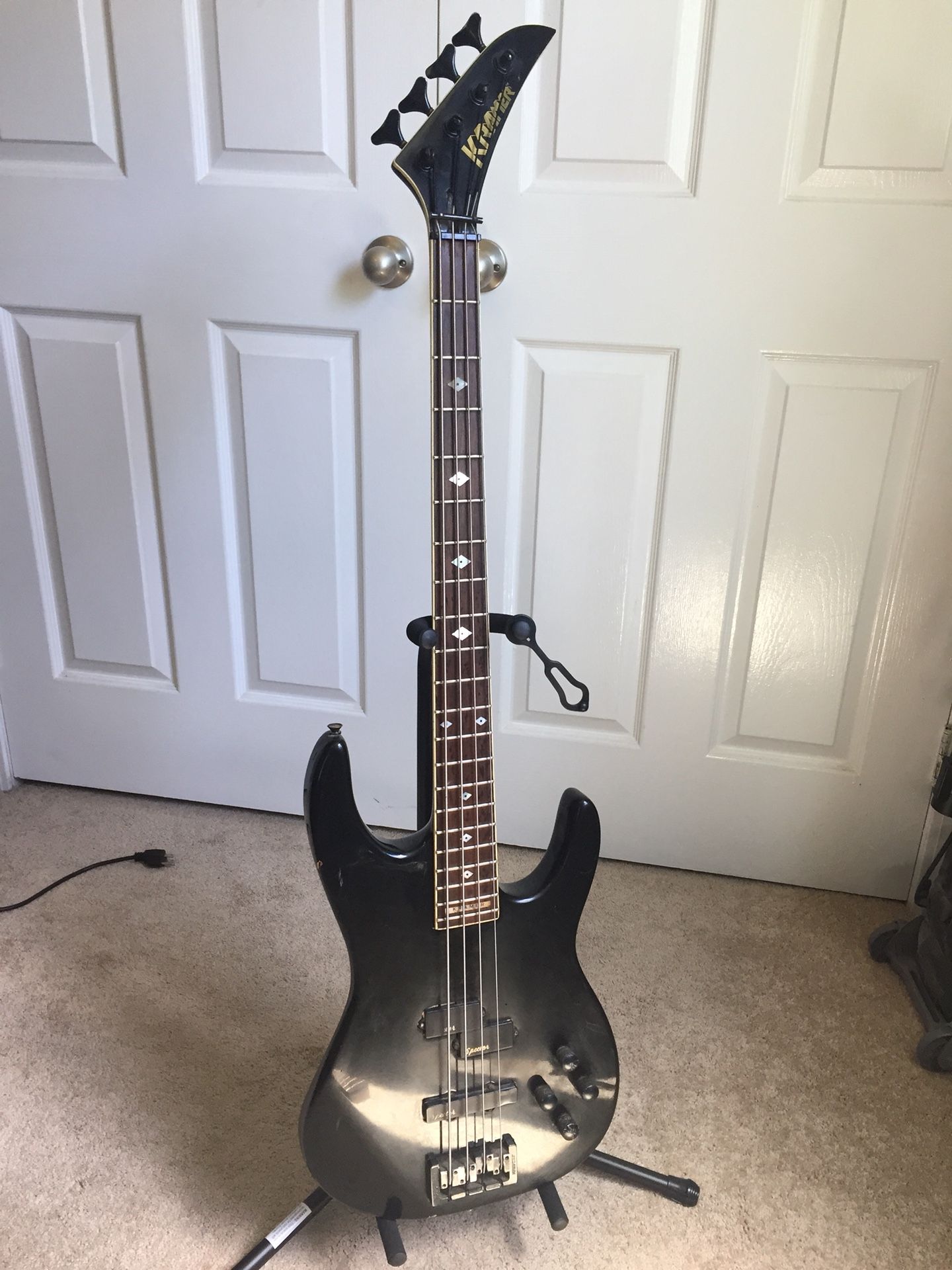Kramer Forum III bass
