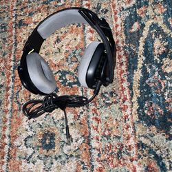 A10 Headset In Excellent Condition For Ps5 PS4
