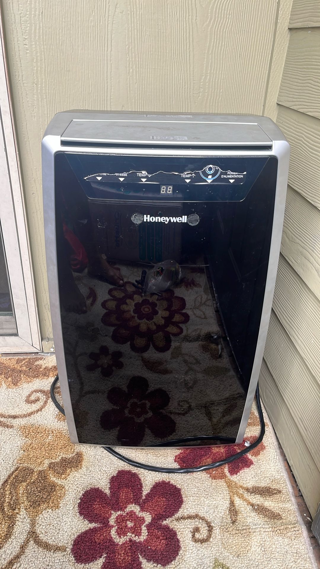 Honeywell portable Air Conditioner 
