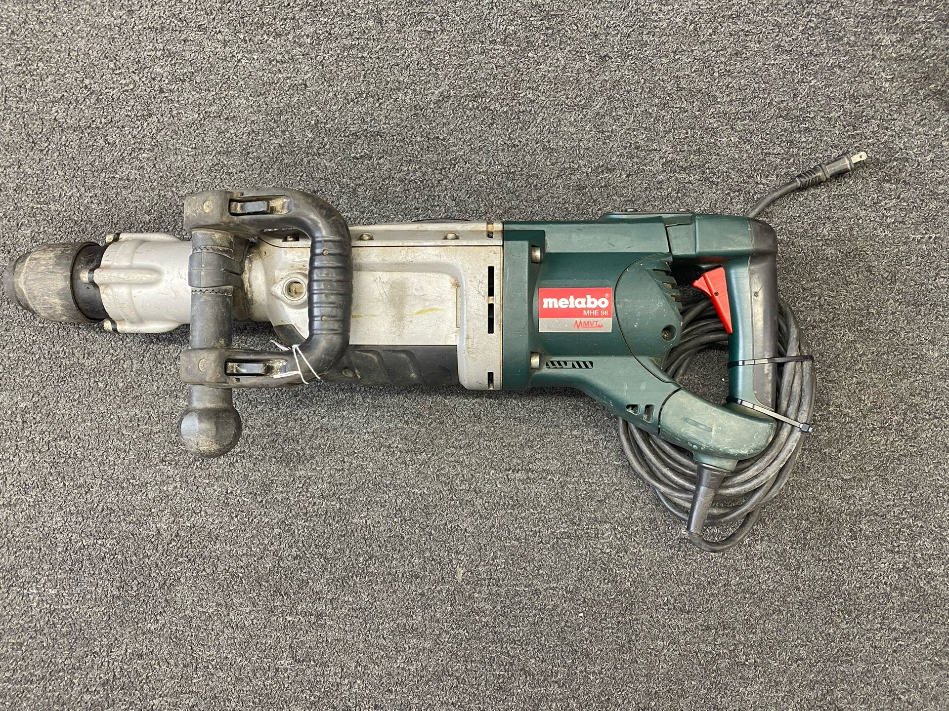 METABO MHE 96 1600W CHIPPING HAMMER