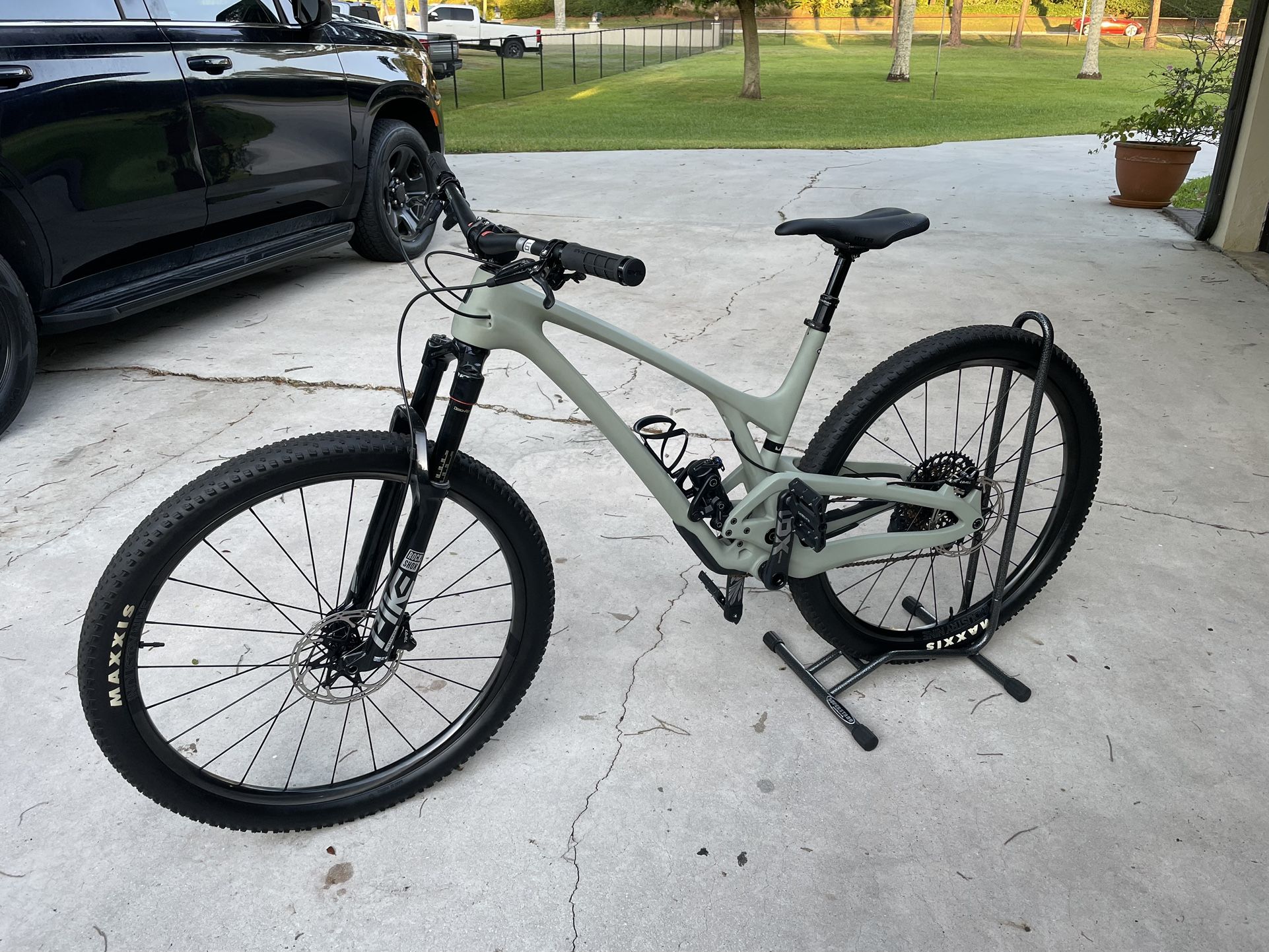 Evil Full Carbon Fiber Mountain Bike Large