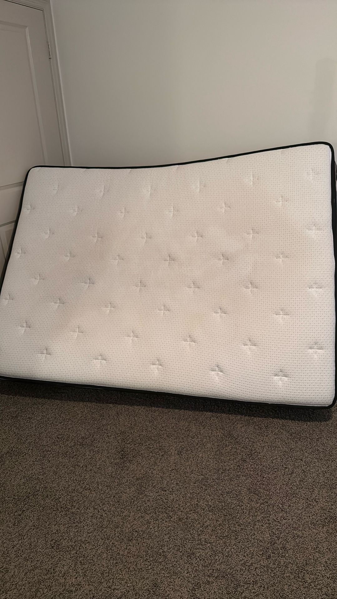 Free Hybrid Mattress (Full)