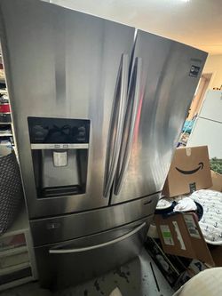 Samsung Side by Side Refrigerator RF28HMEDBSR/AA