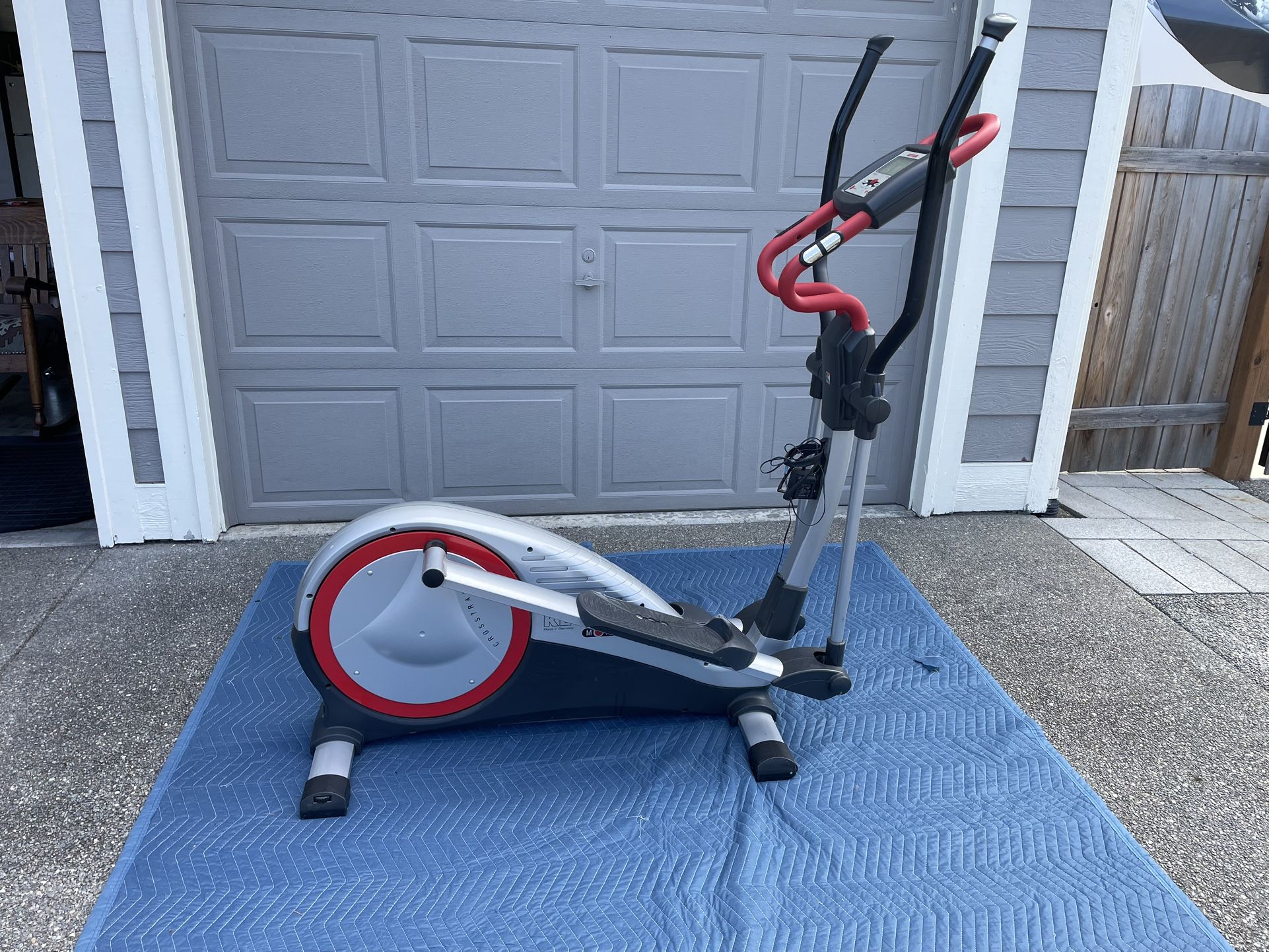 Elliptical Cross-Trainer