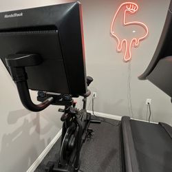 NordicTrack S22i Studio Cycle – Incline/Decline Trainer 🚴‍♂️🔥