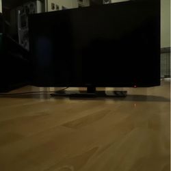 Samsung 40” Full HD TV – Stand & Remote Included