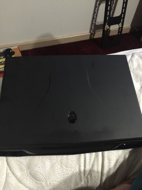Alienware gaming laptop Trade for macbook pro