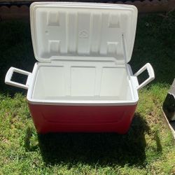 Ice chest