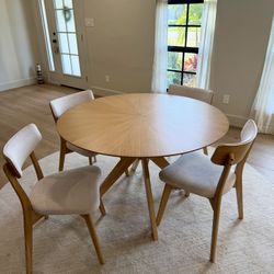 Solid Oak Wood Circular Dining Table And 4 Chairs Included.  Table dimensions: 47.5” x 29”   