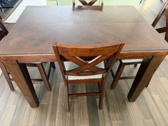 Dining room table and chair set