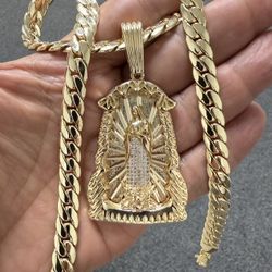 14k Premium Gold Plated Vargin Mary Pendant And Cuban Necklace🔥🔥