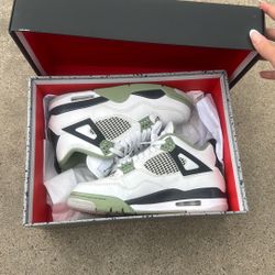 Air Jordan 4 Retro White Seafoam Green Women's Size 8.5 Men's Size 7 Worn Once