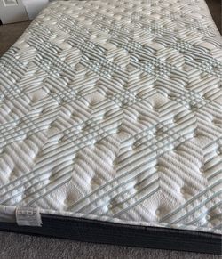 Queen size mattress excellent condition guest room use only