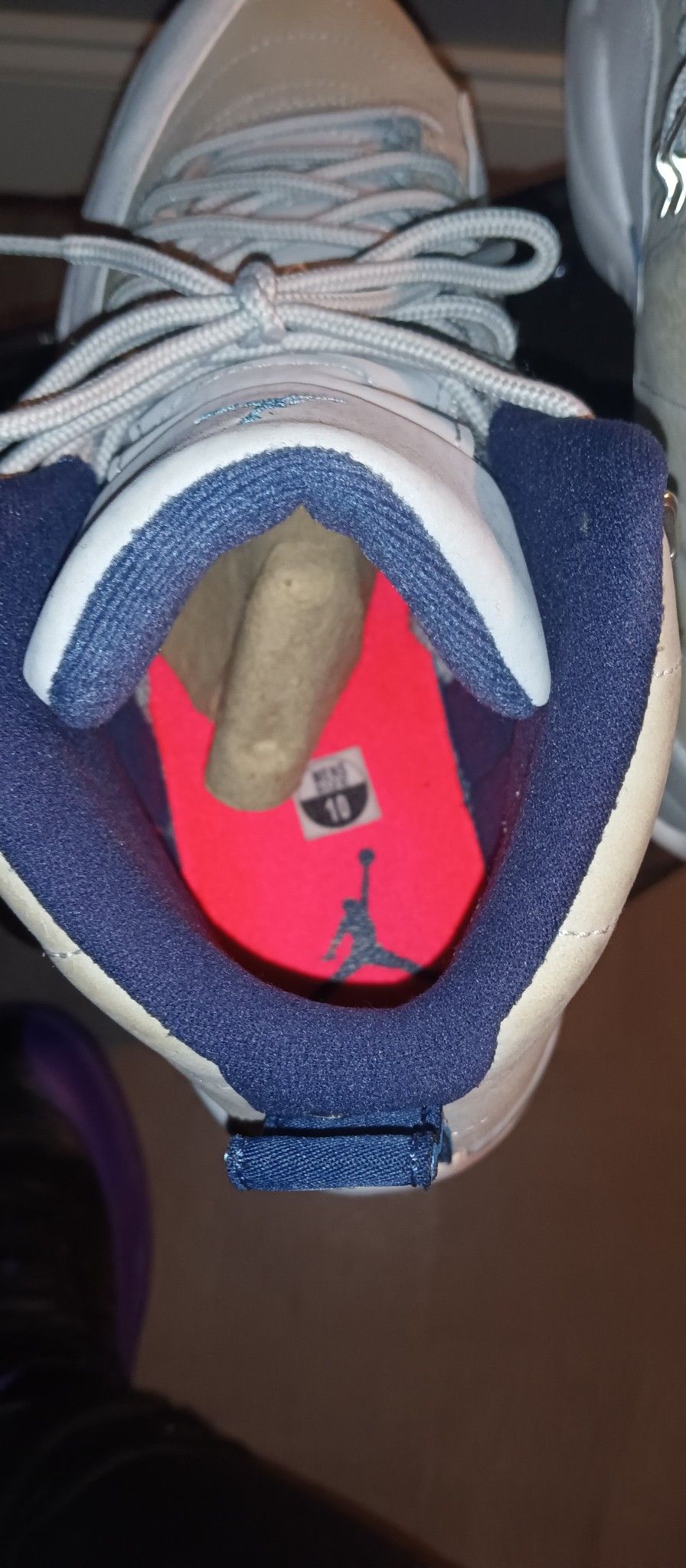 Size 10 Men's Wolf Grey 12 Like New