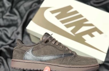 SIZE 10 . $500 pick up only.