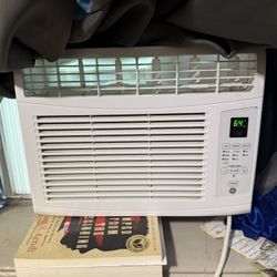 AC Wall Unit 100.00 OBO 