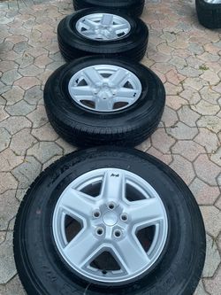 Jeep gladiator factory rims and tires