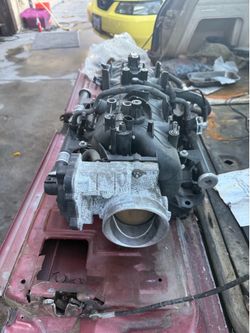 Complete intake for Silverado Tahoe sunburban Yukon sierra