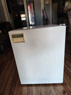 GE Mini Fridge Compact Refrigerator