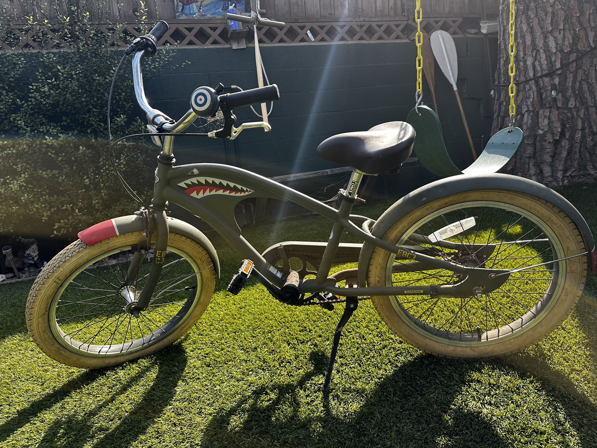 Child/young Adult Tiger Shark Bike