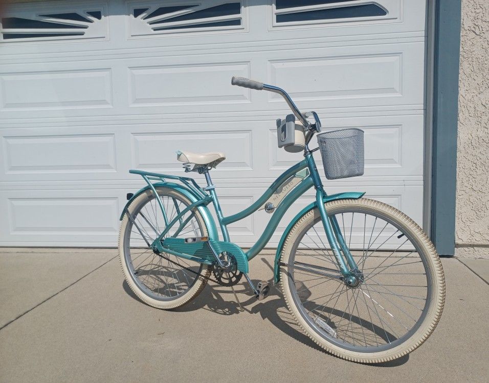 Huffy Nel Lusso Beach Cruiser Bicycle