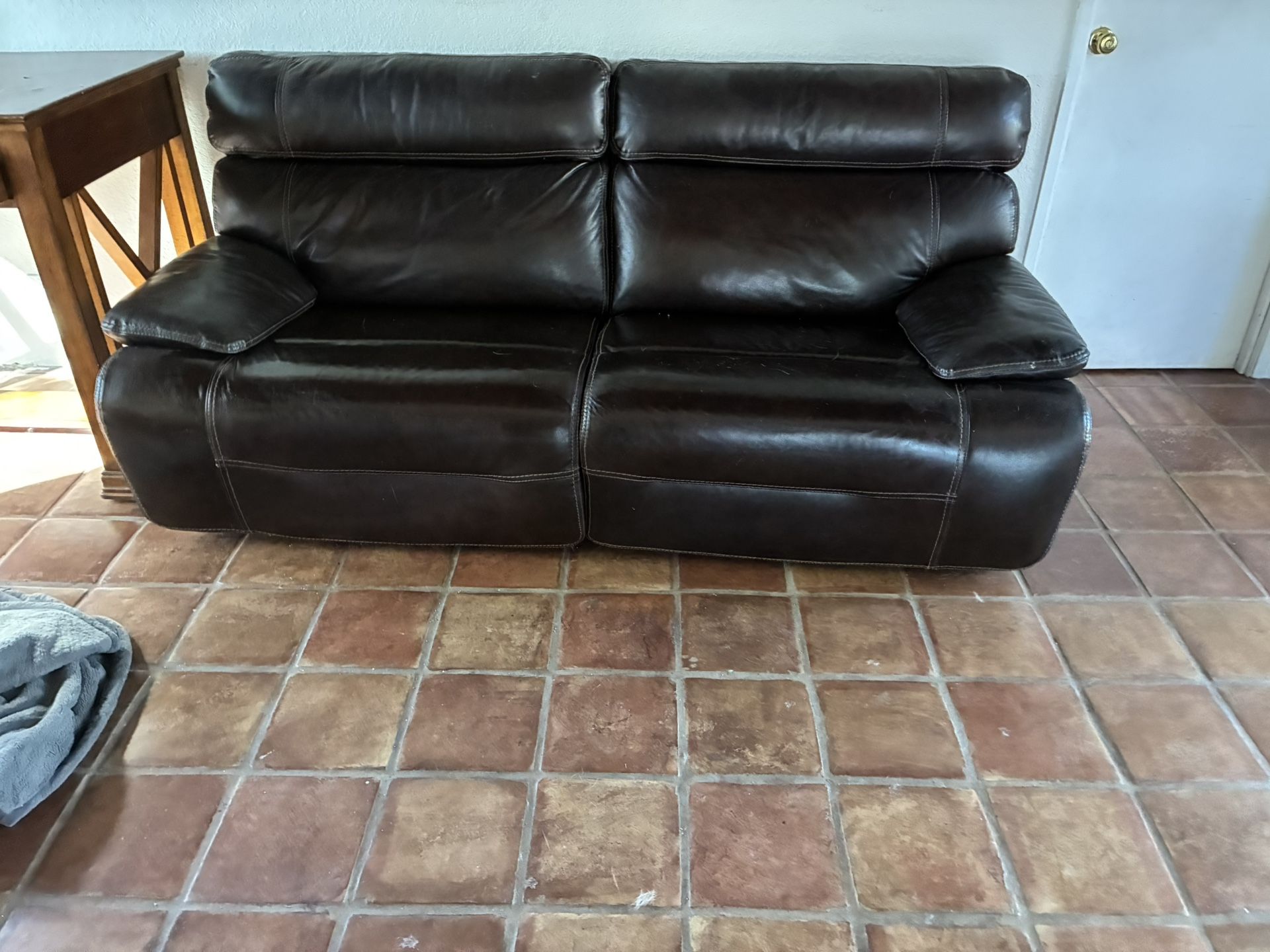 Free leather Reclining Sofa 