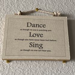 wooden wall decor Like New