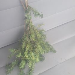 Home Made Door Decorations Made From Greens 