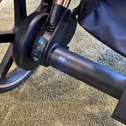CYBEX-ELECTRIC-STROLLER-AND-INFANT-CAR-SEAT
