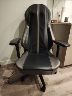 Osim UTHRONE V Gaming Chair Black and Gray