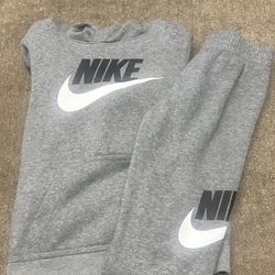Nike sweatsuit 