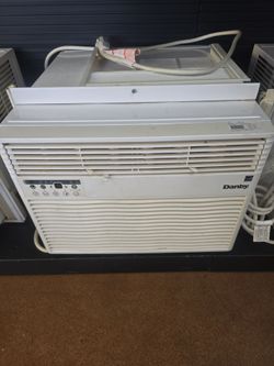 Danby 12k BTU air condition