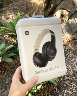 Beats By Dre Beats Studio Pro in Black/Gold