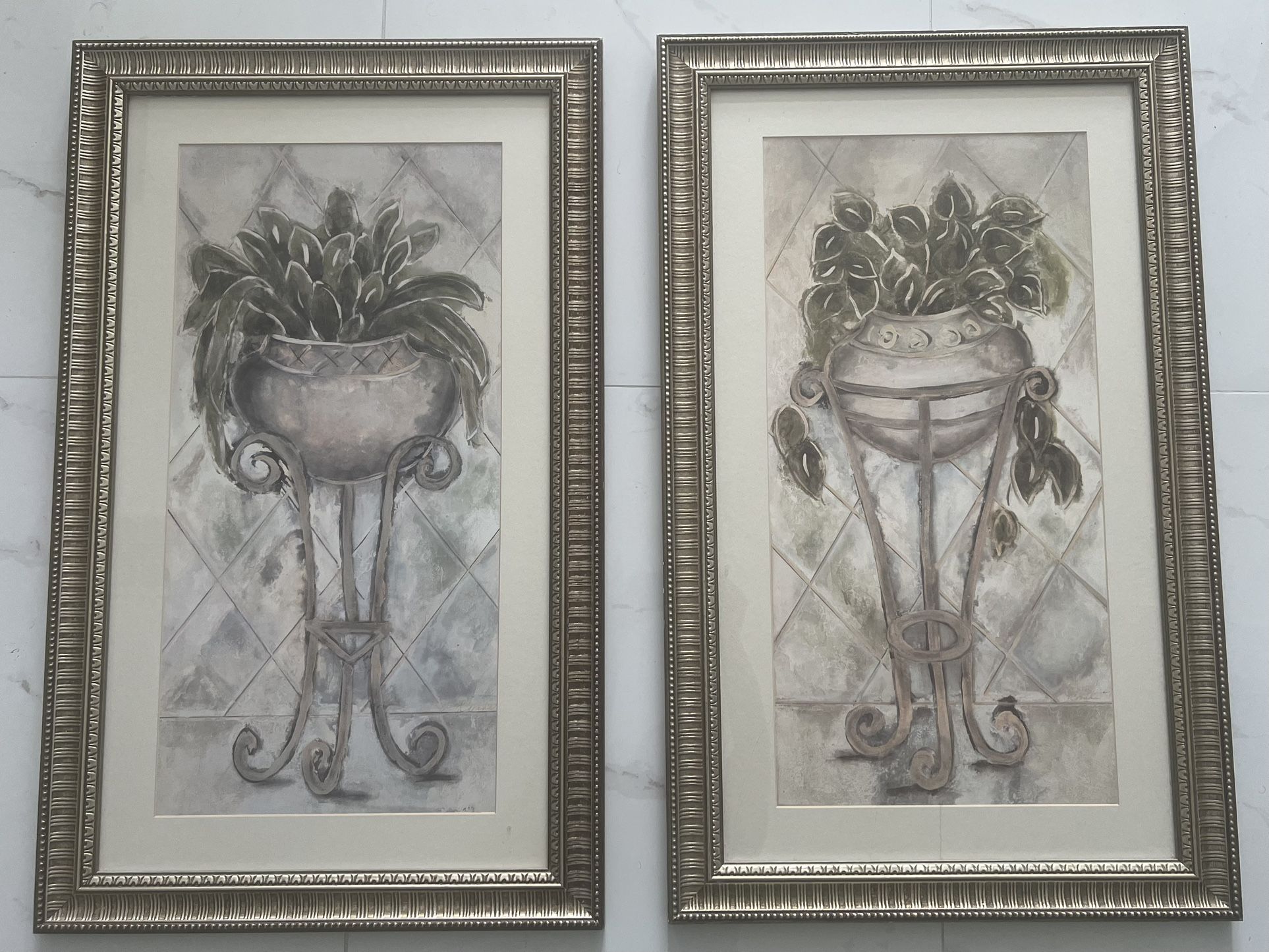 Pair of stylish paintings