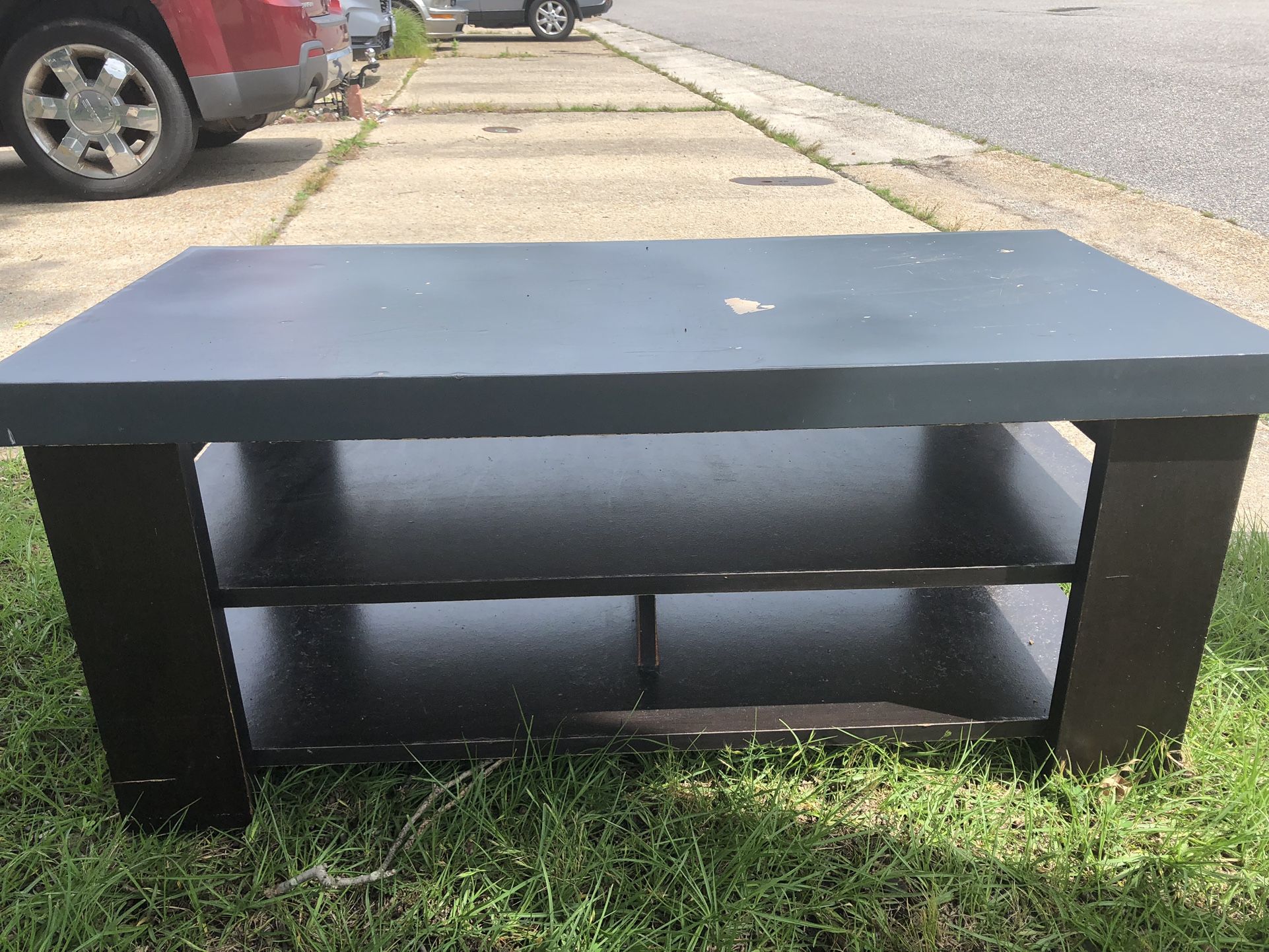 Table On Curb 4738 Woods Edge Road