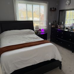 Bedroom Set (3 Piece) 