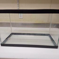 10 gallon aquarium with lid in good condition( There are two aquariums for sale for $20 each.
