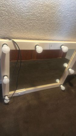 Vanity mirror