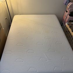 Queen Cloud Mattress with Solid Wood Frame