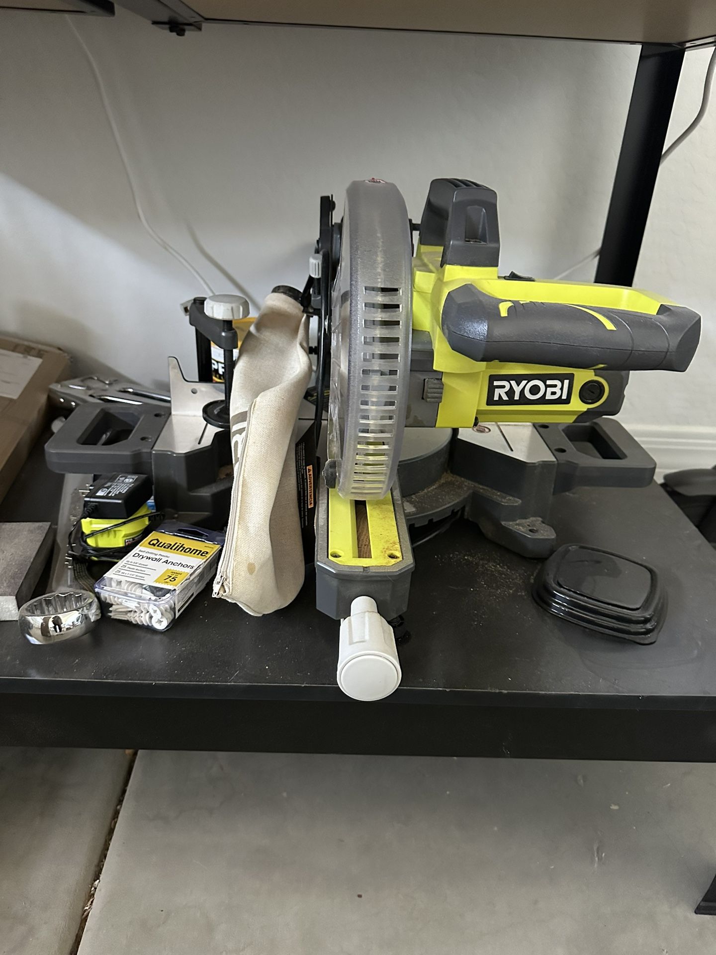 Ryobi miter Saw