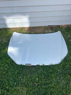 2013 Volkswagen Passat hood