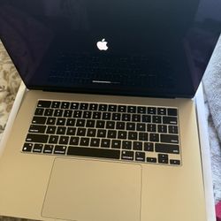 MacBook Air. 15 Inch 