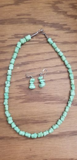 Set of necklace and earrings turquoise