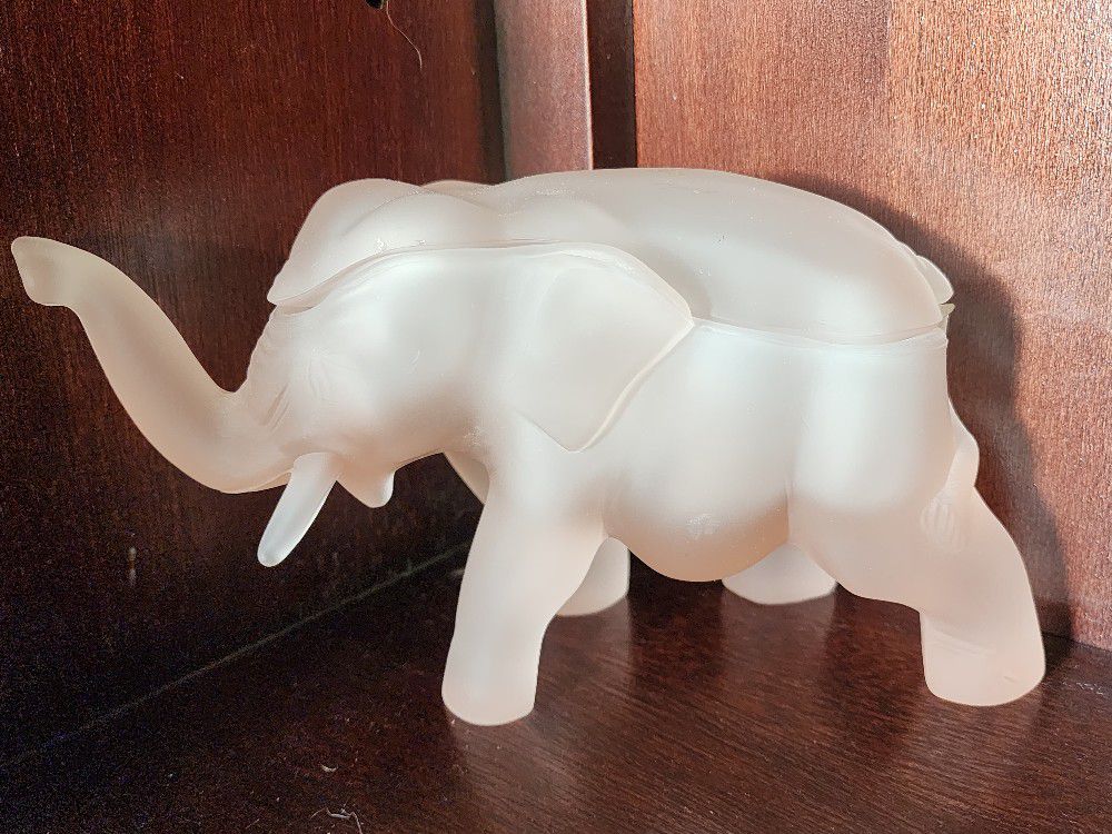 Tiara Frosted Pink Glass Elephant Lidded Box